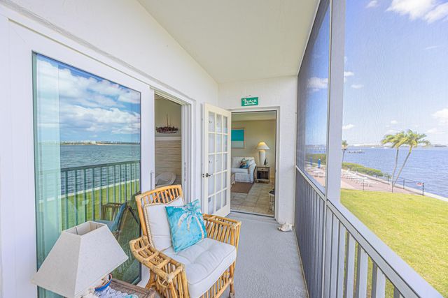 1516 S Lakeside Drive 203, Lake Worth Beach, FL 33460