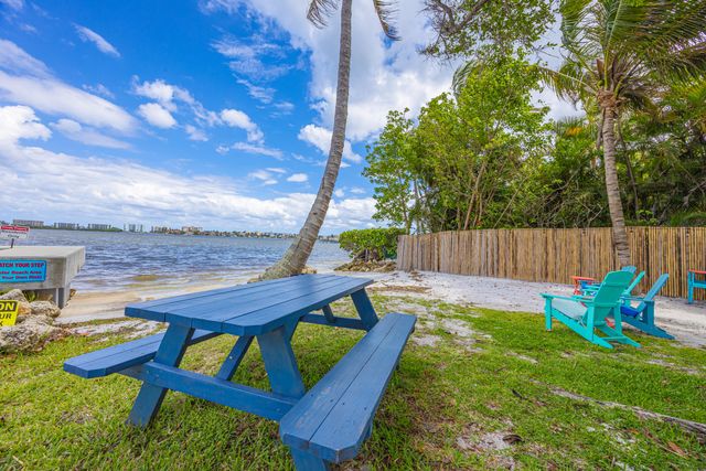 1516 S Lakeside Drive 203, Lake Worth Beach, FL 33460