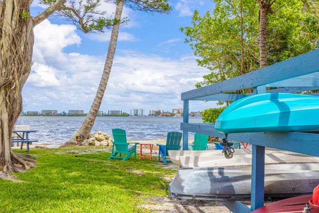 1516 S Lakeside Drive 203, Lake Worth Beach, FL 33460