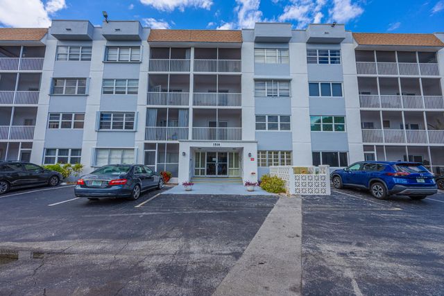 1516 S Lakeside Drive 203, Lake Worth Beach, FL 33460