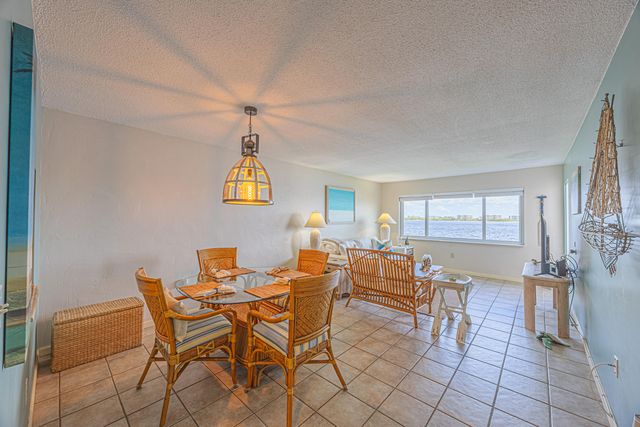 1516 S Lakeside Drive 203, Lake Worth Beach, FL 33460