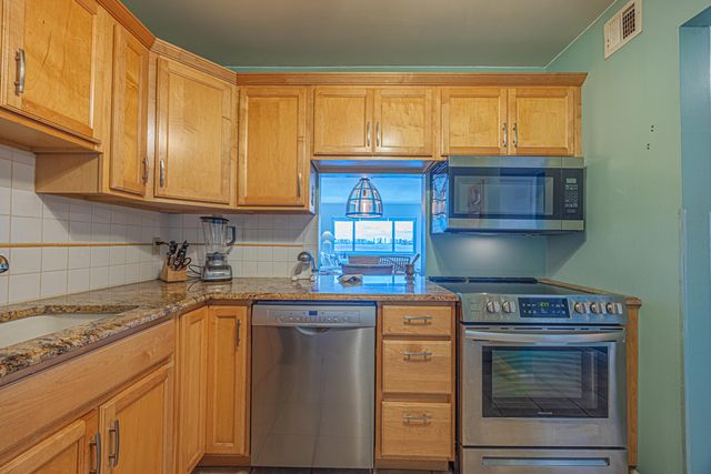 1516 S Lakeside Drive 203, Lake Worth Beach, FL 33460