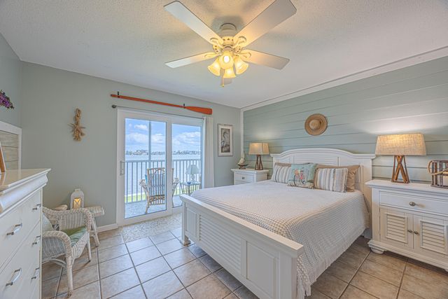 1516 S Lakeside Drive 203, Lake Worth Beach, FL 33460