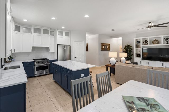 728 ROSEMARY CIRCLE, Bradenton, FL 34212