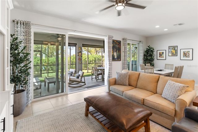 728 ROSEMARY CIRCLE, Bradenton, FL 34212