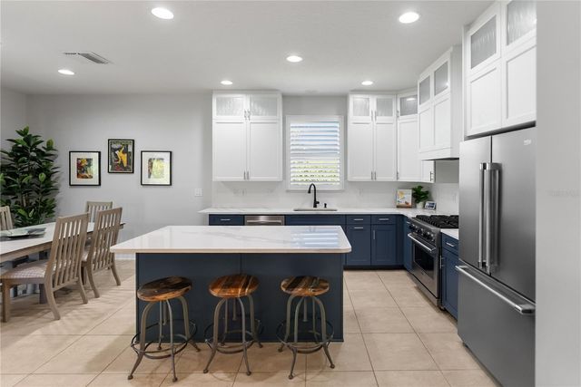 728 ROSEMARY CIRCLE, Bradenton, FL 34212