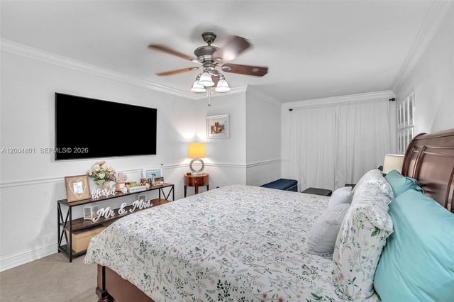 6221 Manchester Ln, Davie, FL 33331