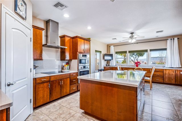 2932 Lakeview Drive, Bullhead City, AZ 86429