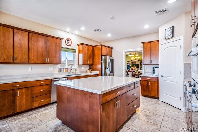 2932 Lakeview Drive, Bullhead City, AZ 86429