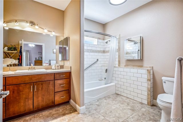 2932 Lakeview Drive, Bullhead City, AZ 86429