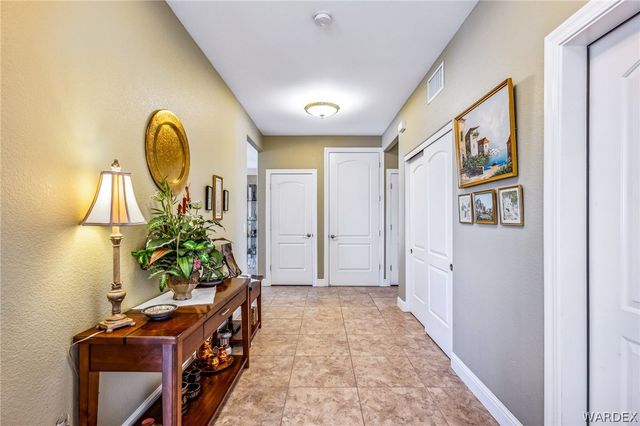 2932 Lakeview Drive, Bullhead City, AZ 86429