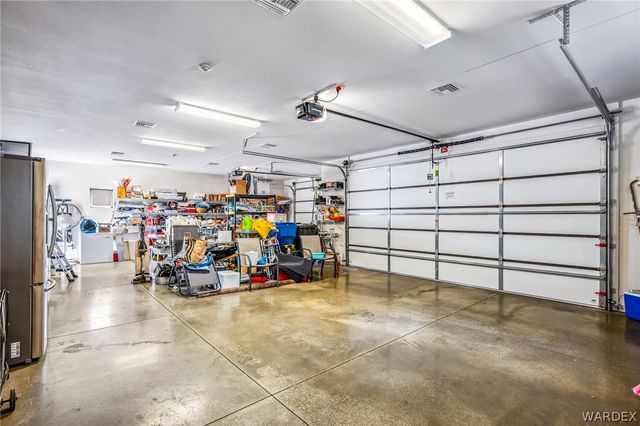 2932 Lakeview Drive, Bullhead City, AZ 86429