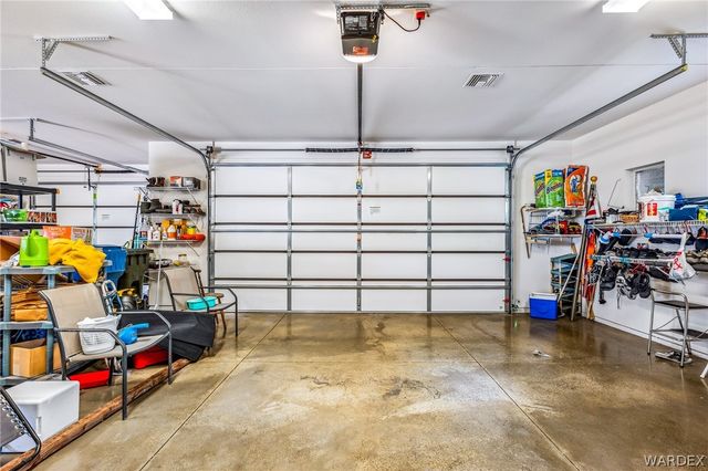 2932 Lakeview Drive, Bullhead City, AZ 86429