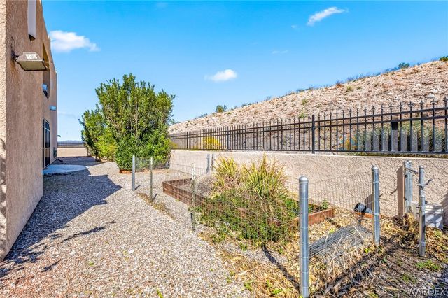 2932 Lakeview Drive, Bullhead City, AZ 86429