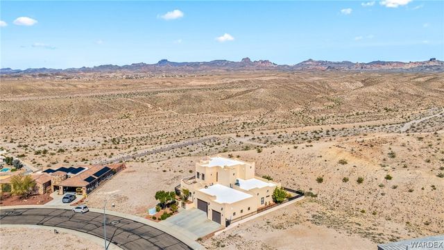 2932 Lakeview Drive, Bullhead City, AZ 86429