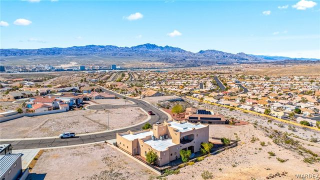2932 Lakeview Drive, Bullhead City, AZ 86429