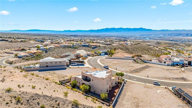 2932 Lakeview Drive, Bullhead City, AZ 86429