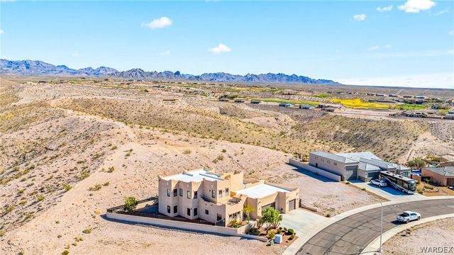 2932 Lakeview Drive, Bullhead City, AZ 86429