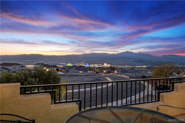 2932 Lakeview Drive, Bullhead City, AZ 86429