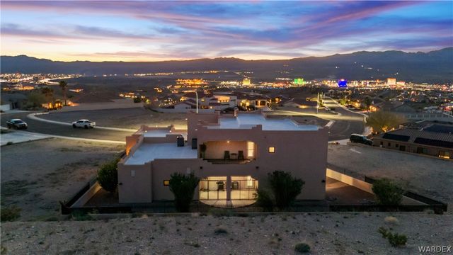 2932 Lakeview Drive, Bullhead City, AZ 86429
