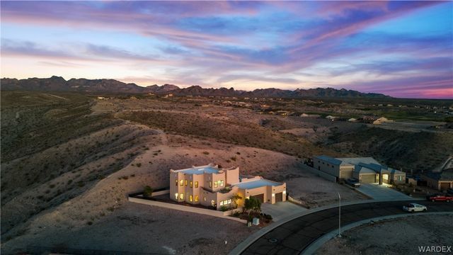 2932 Lakeview Drive, Bullhead City, AZ 86429