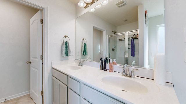 104 Curbow Ct, Shelbyville, TN 37160