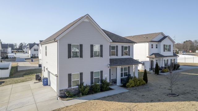 104 Curbow Ct, Shelbyville, TN 37160