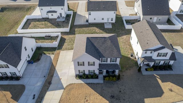 104 Curbow Ct, Shelbyville, TN 37160