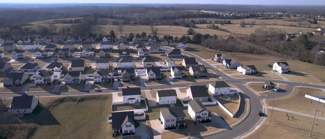 104 Curbow Ct, Shelbyville, TN 37160