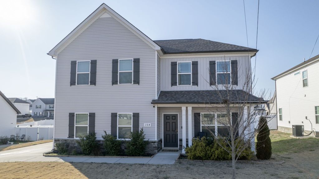 104 Curbow Ct, Shelbyville, TN 37160