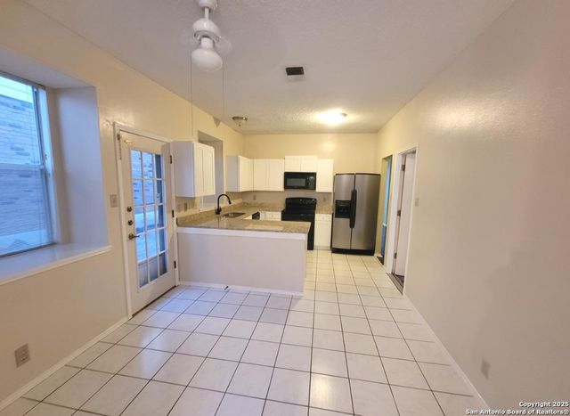 5955 Heatherview, San Antonio, TX 78249