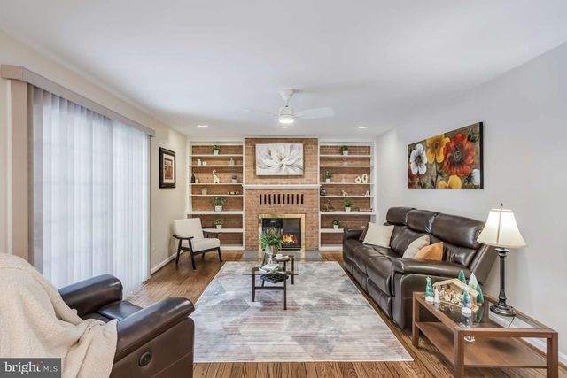 20901 LOCHAVEN CT, Gaithersburg, MD 20882