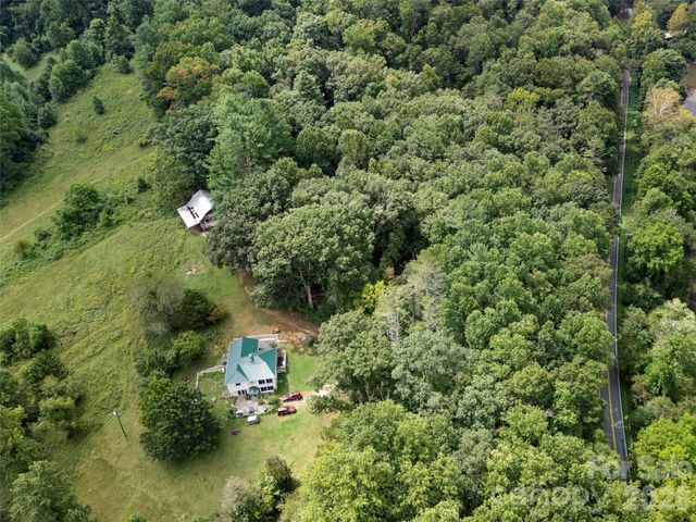 9999 Royal Knoll Drive, Hendersonville, NC 28792