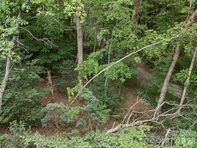 9999 Royal Knoll Drive, Hendersonville, NC 28792