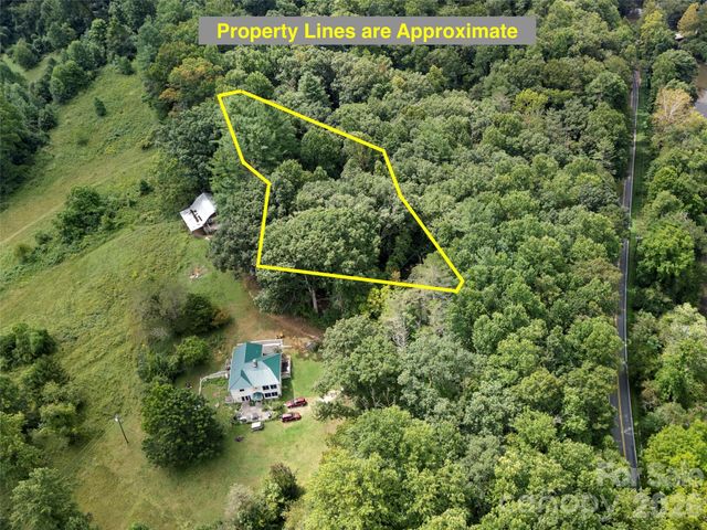 9999 Royal Knoll Drive, Hendersonville, NC 28792