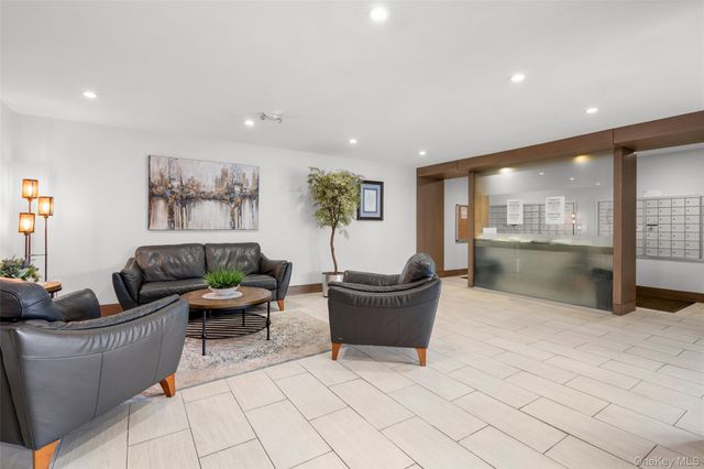 505 Central Avenue 201, White Plains, NY 10606