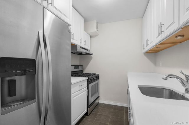 505 Central Avenue 201, White Plains, NY 10606
