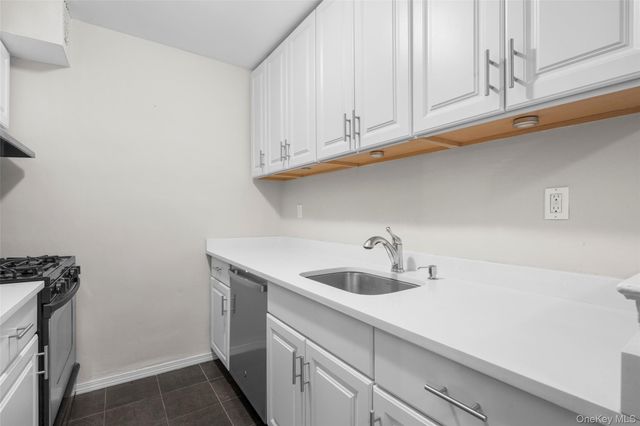 505 Central Avenue 201, White Plains, NY 10606