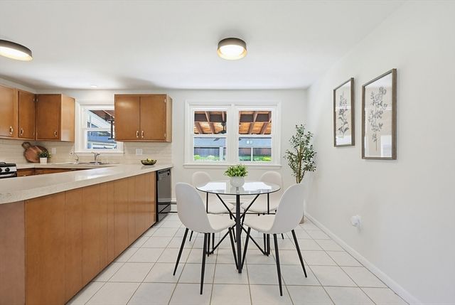 24 Cro Shee Ln, Leominster, MA 01453