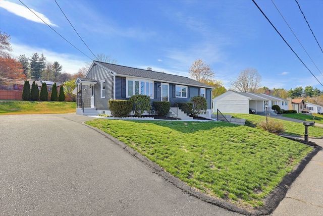 24 Cro Shee Ln, Leominster, MA 01453