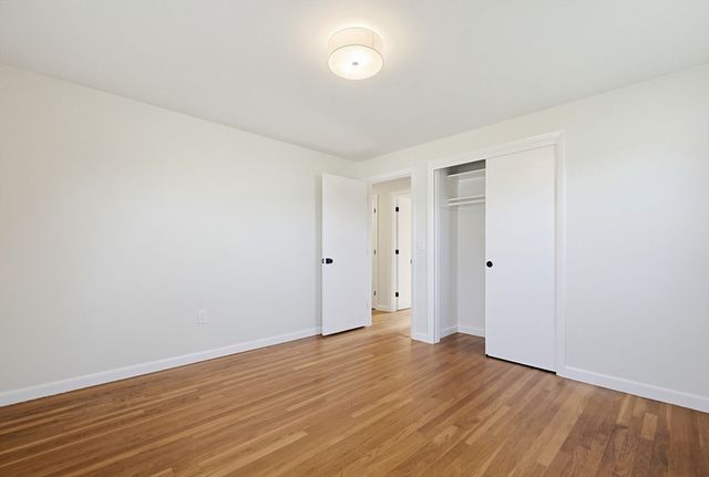 24 Cro Shee Ln, Leominster, MA 01453