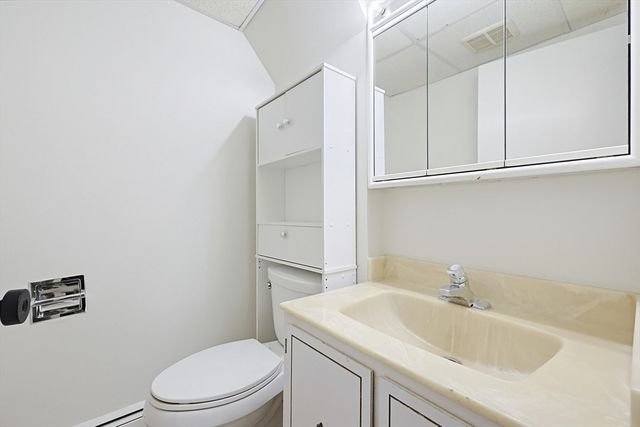 24 Cro Shee Ln, Leominster, MA 01453