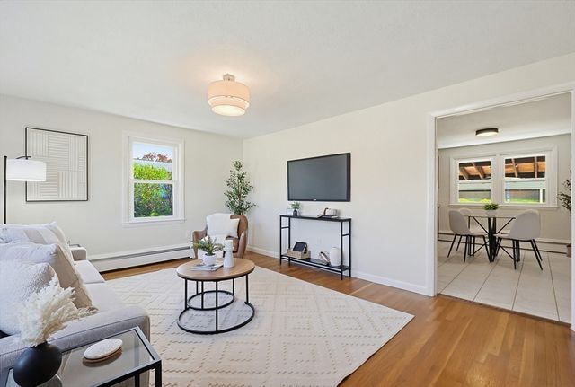 24 Cro Shee Ln, Leominster, MA 01453