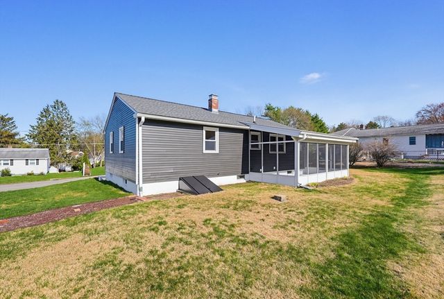 24 Cro Shee Ln, Leominster, MA 01453