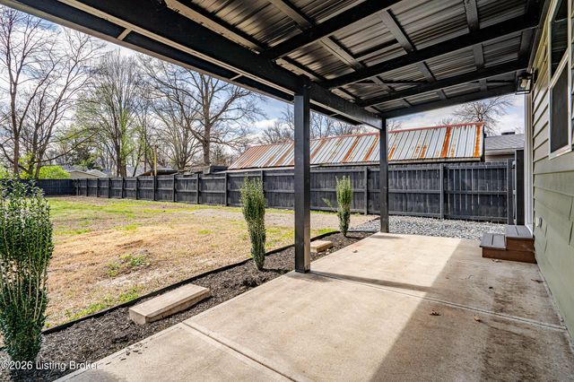 1226 Vim Dr, Louisville, KY 40213