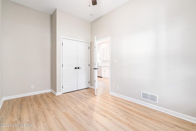 1226 Vim Dr, Louisville, KY 40213