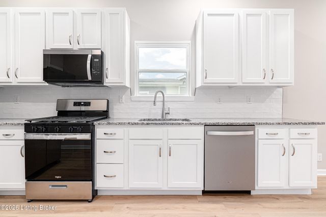 1226 Vim Dr, Louisville, KY 40213