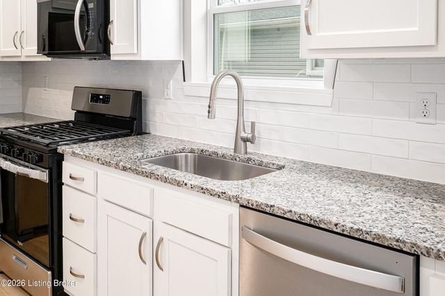 1226 Vim Dr, Louisville, KY 40213