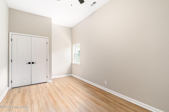 1226 Vim Dr, Louisville, KY 40213