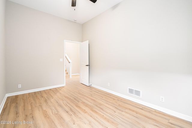 1226 Vim Dr, Louisville, KY 40213